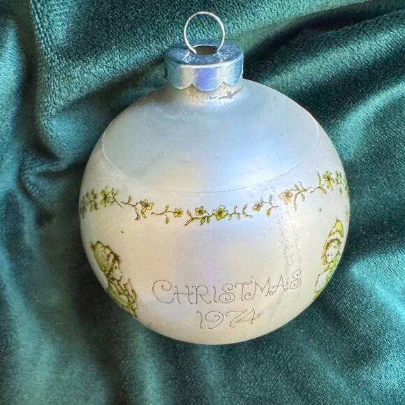 Vintage 1974 Hallmark Betsy Clark Glass Christmas Ornament - Picture 11 of 11
